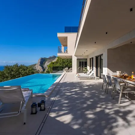Luxury La Mirada Villa Omis