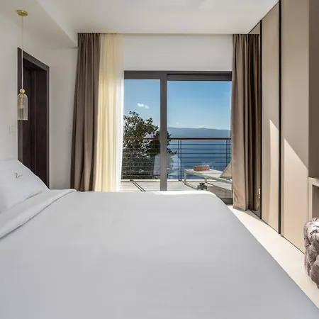 Luxury La Mirada *