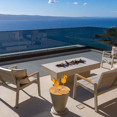 Luxury La Mirada Omis