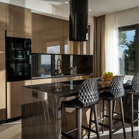 Luxury La Mirada